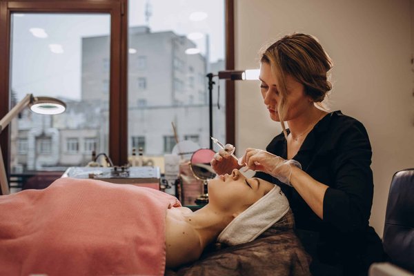 How Are Augmented Reality Apps Enhancing UK's Cultural Heritage Sites?