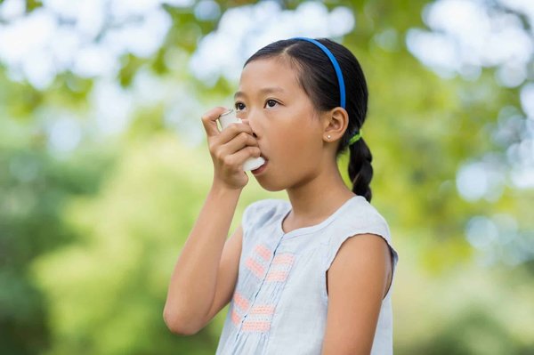 What's the Best Way to Monitor and Control Exercise-Induced Asthma in Runners?